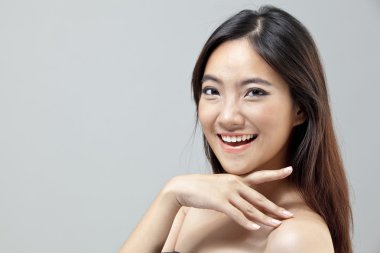 güzel kadın manken izole gri arka plan üzerinde portresi