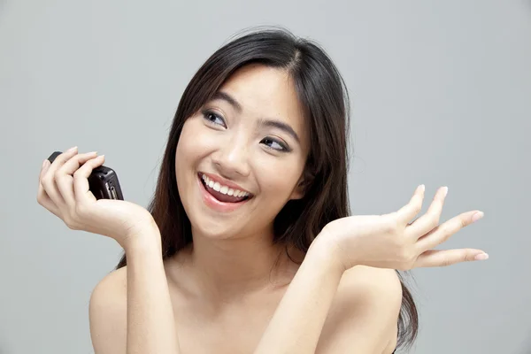 Beautiful business woman talking on cell phone. — Stock Photo, Image