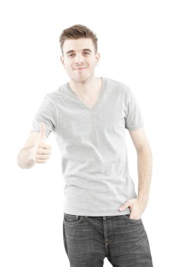 Casual adam eliyle onay işaret izole beyaz arka plan üzerinde gösterilen
