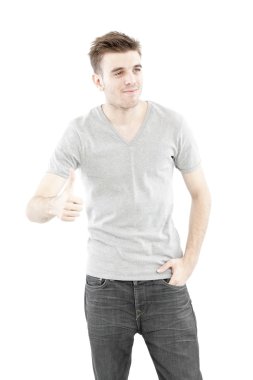 Casual adam eliyle onay işaret izole beyaz arka plan üzerinde gösterilen