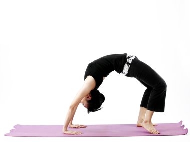 pratik yoga bir hasır üzerinde sevimli genç Asyalı kadın portresi