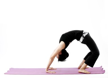 pratik yoga bir hasır üzerinde sevimli genç Asyalı kadın portresi