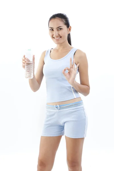 Deportiva mujer agua potable, aislado sobre fondo blanco — Foto de Stock