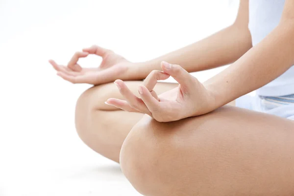 Retrato de una joven bonita haciendo ejercicio de yoga — Foto de Stock