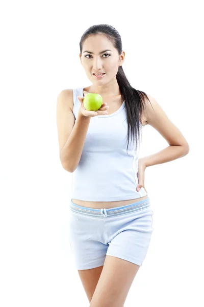 Gyönyörű ázsiai nő gazdaság zöld alma, fehér — Stock Fotó