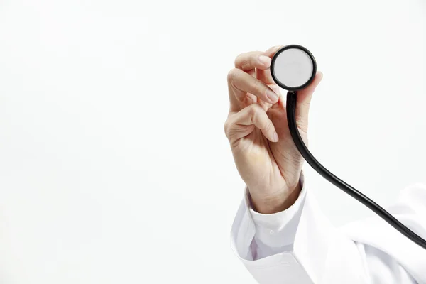 Läkare med stethoscope.selecti ve fokus på stetoskopet. — Stockfoto