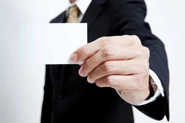 Retrato de hombre de negocios con tarjeta de nota en blanco —  Fotos de Stock