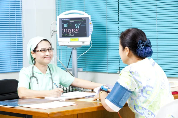 Doctor and Patient — Stock Photo, Image