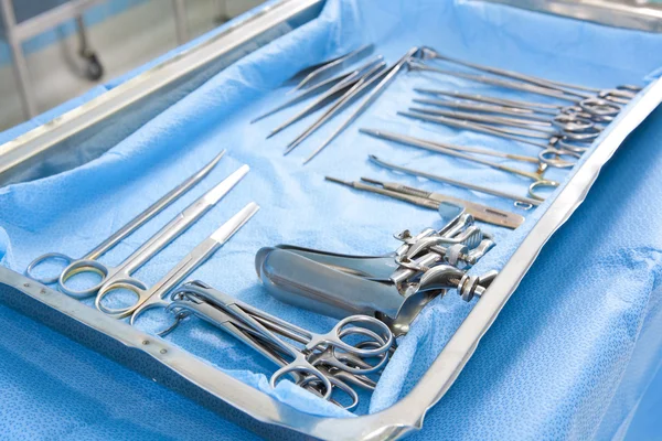 Instrumentos médicos de cirugía — Foto de Stock