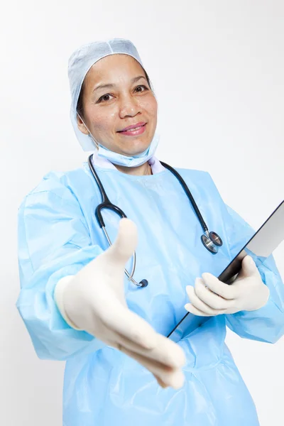 Mujer médico apretón de manos — Foto de Stock