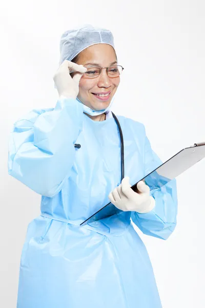 Portret szczęśliwy udany dojrzałe kobiece kobieta lekarz — Zdjęcie stockowe