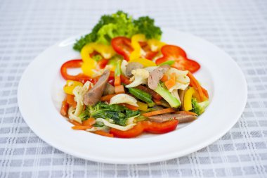 etli taze sebze salatası