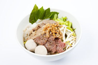 Asya tarzı noodle pork ile