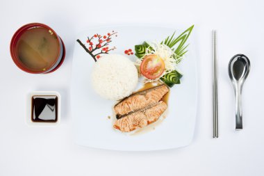 Japon Kahvaltı, ızgara somon ve miso çorbası