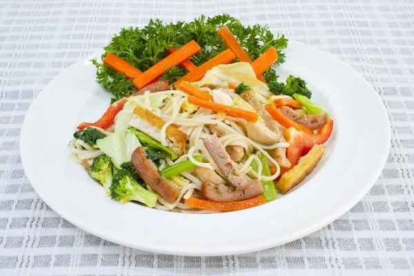 Thai Food - Vegetarian Fried Noodles — Stock Photo, Image