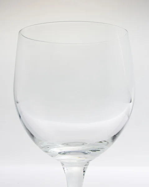 Una copa de vino vacía. aislado sobre un fondo blanco —  Fotos de Stock