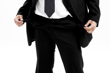 Daimi iş adamı izole üzerinde beyaz arka plan ve boş cebine gösterilen, cebinde ters çevirerek, para yok