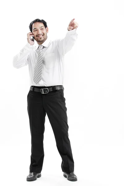 Retrato de un joven empresario feliz hablando por teléfono móvil —  Fotos de Stock