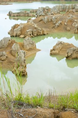 Yeşil Göl su uzun taşlı