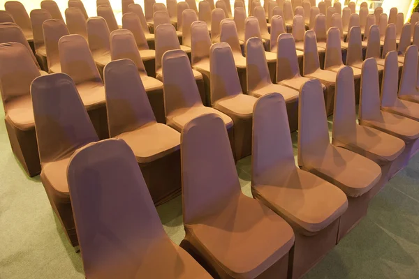 Kahverengi boş sandalyeler — Stok fotoğraf