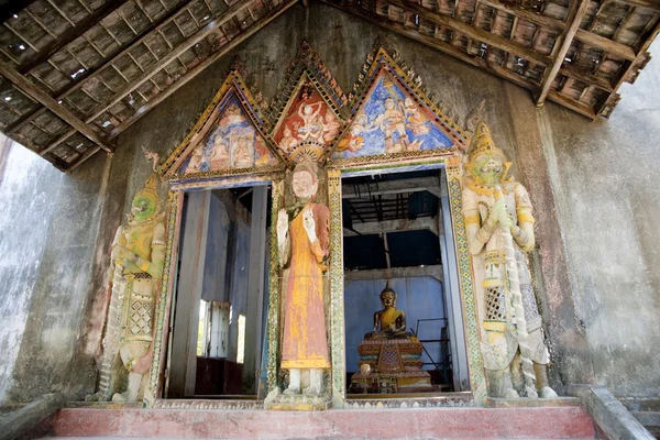 Ruïnes van Thaise tempel — Stockfoto