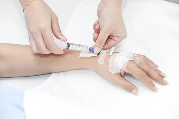 Injectie in hand — Stockfoto