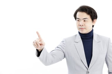 Beyaz bir arka plan karşı izole sanal bir düğmeye basarak elle