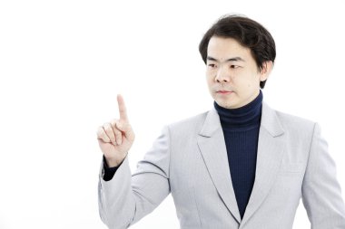 Beyaz bir arka plan karşı izole sanal bir düğmeye basarak elle