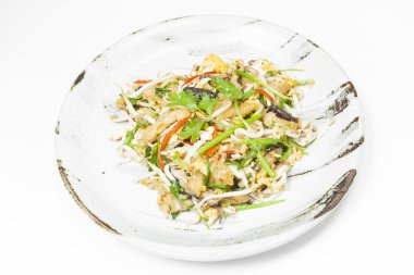 Tay baharatlı karışık deniz ürünleri salatası