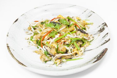 Tay baharatlı karışık deniz ürünleri salatası