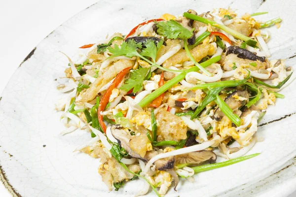 Würzige gemischte Meeresfrüchte thailändischer Salat — Stockfoto