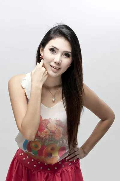 Asiatisk kvinna poserar — Stockfoto
