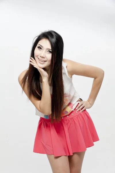 Красива азіатська жінка позує — стокове фото