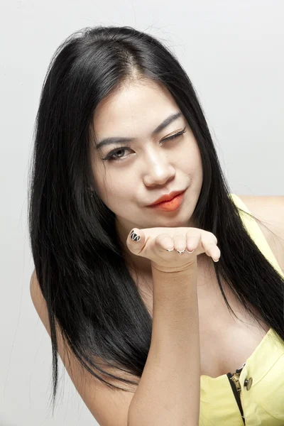 Closeup portrait of a beautiful young woman — Stock Photo, Image