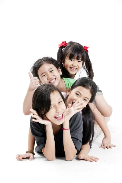 Grupo de niñas asiáticas jugando —  Fotos de Stock