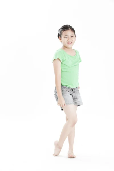 Retrato de bastante feliz niña asiática —  Fotos de Stock