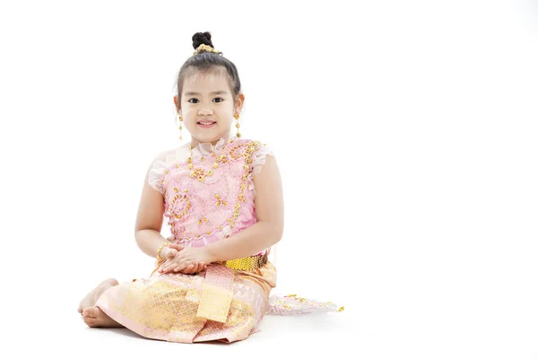 Portret van vergadering schattig Thais meisje — Stockfoto