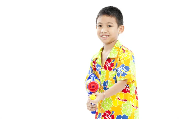 Songkran festivalen (vattenfestival) leende asiatisk pojke — Stockfoto