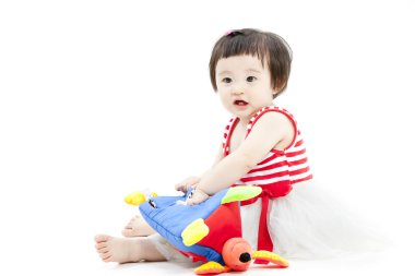 oyuncakla oynamak çocuk