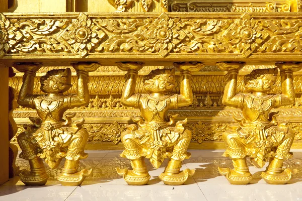 美しいタイの寺院、黄金寺院 — ストック写真