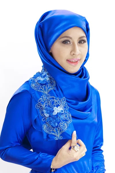 Beautiful Asian Muslim woman smiling — Stockfoto