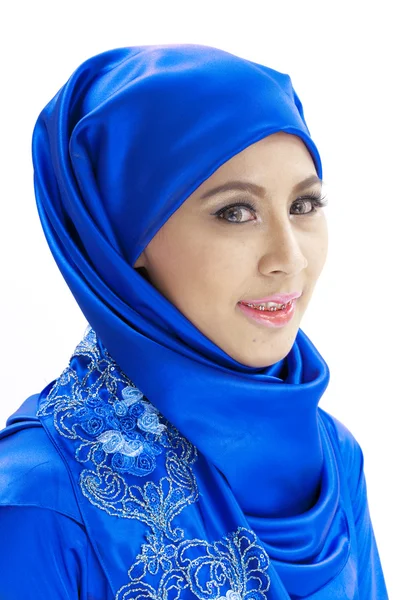 Krásná asijská muslimská žena s úsměvem — Stock fotografie