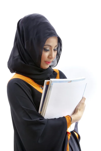 Naispuolinen muslimi opiskelija — kuvapankkivalokuva