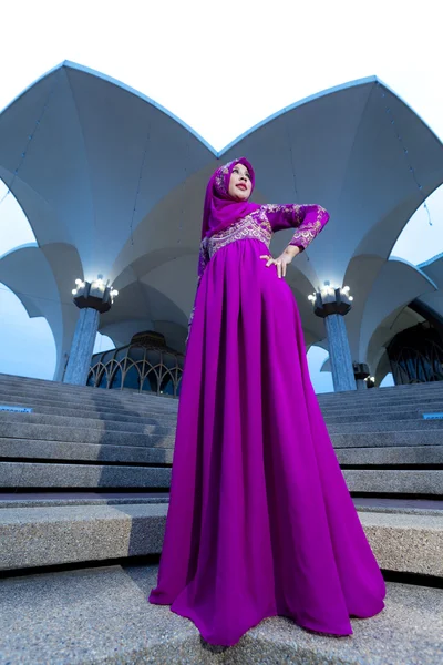 Muzułmańska kobieta koncepcja moda — Zdjęcie stockowe