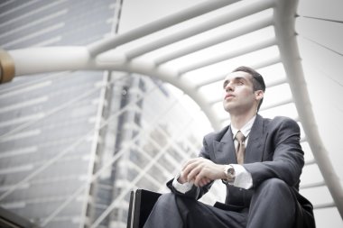 genç yakışıklı işadamı