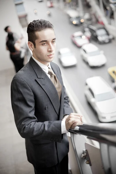 Joven hombre de negocios guapo —  Fotos de Stock