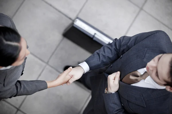 Zakelijke handdruk — Stockfoto