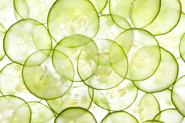 Taze salatalık ve dilimler