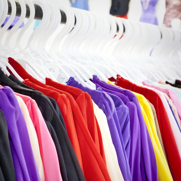Escolha de roupas de moda — Fotografia de Stock