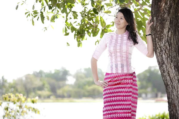 Young burmese woman — Stock Photo, Image